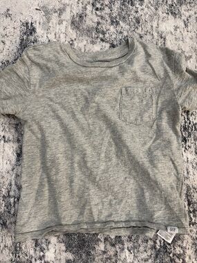 GAP Heather Gray Short Sleeve Pocket Tee